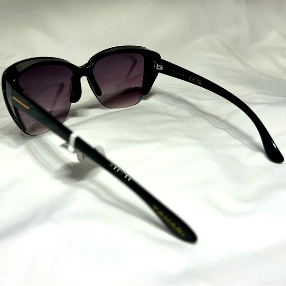 🕶️ 1/15$ or 2/25$ 🕶️ | TAHARI SUNGLASSES - Picture 3 of 3